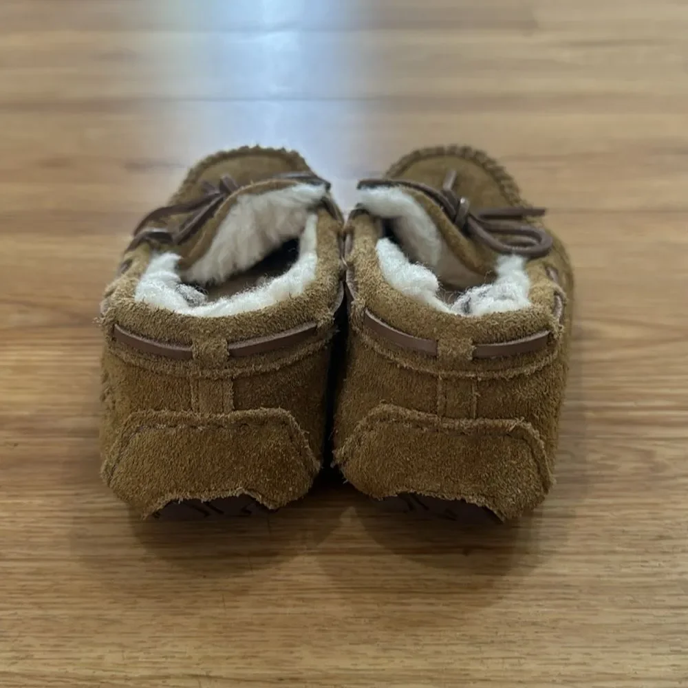 Ugg Little Kids Dakota Tan Fur Lined Slippers Sz 1 Shearling Moccasins Chestnut